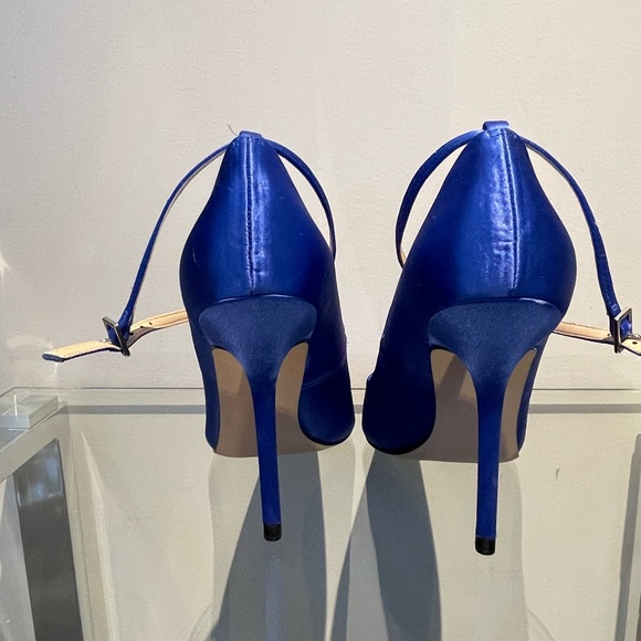 ZARA WOMAN. Brand new blue silk stiletto heels - Picture 3 of 4